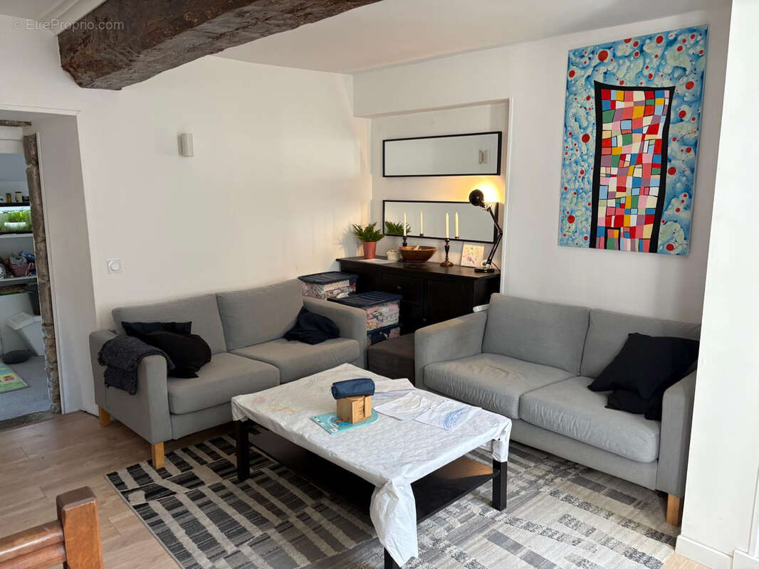 Maison à AMBRIERES-LES-VALLEES