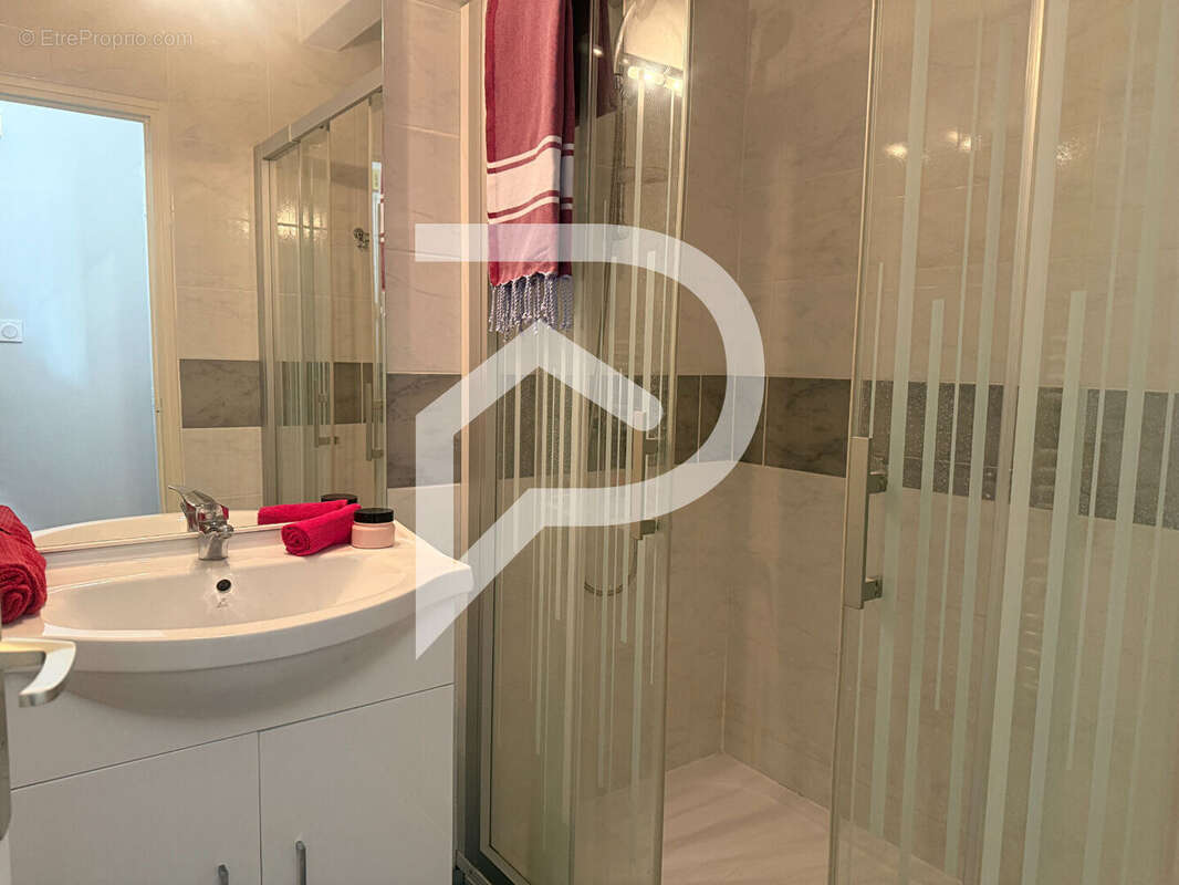 Appartement à GREOUX-LES-BAINS