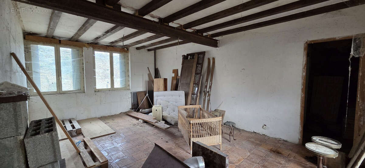 Maison à MOUTIERS-SAINT-JEAN