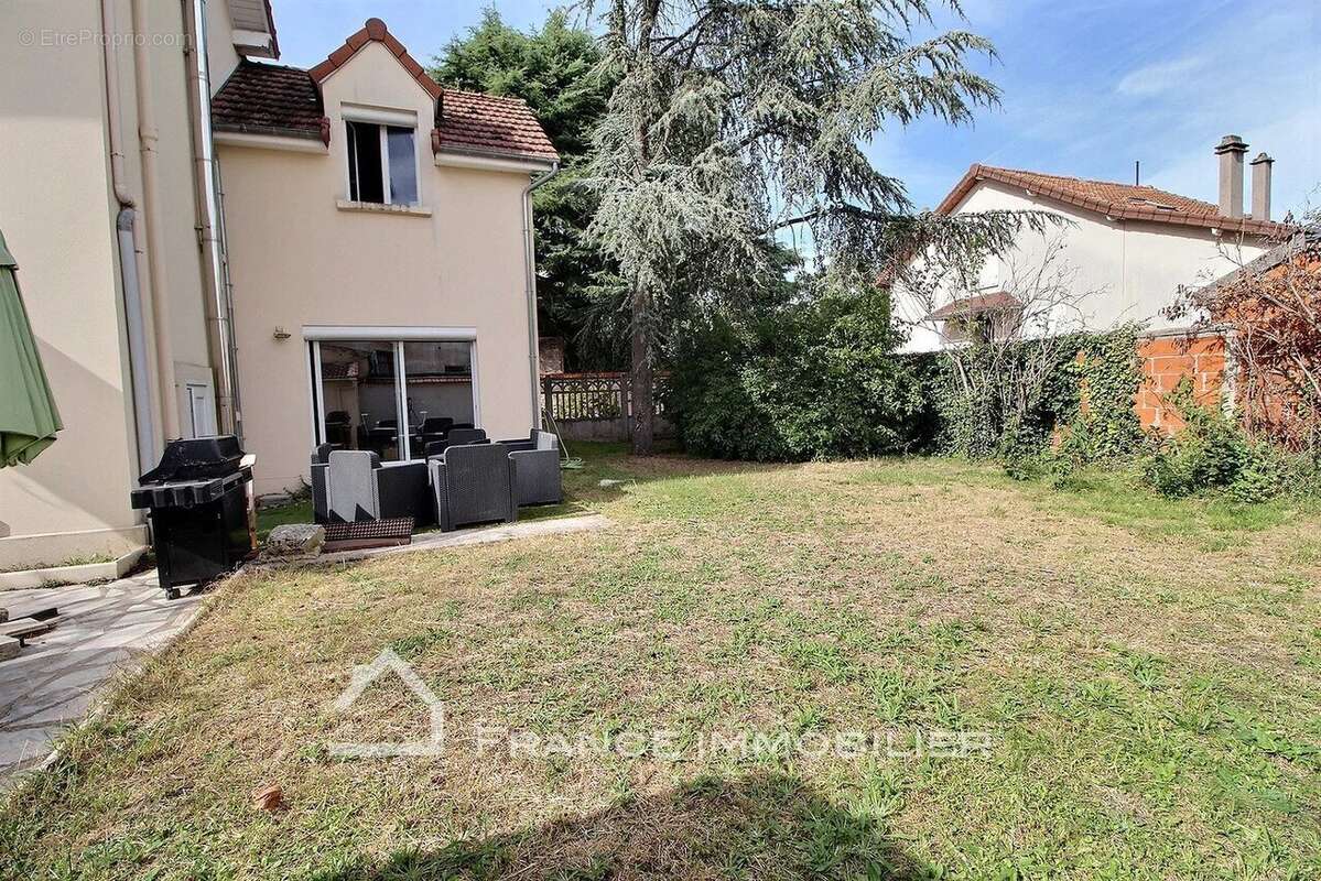 Maison 150 m² à Saint-Maur-Des-Fosses  - photo 6
