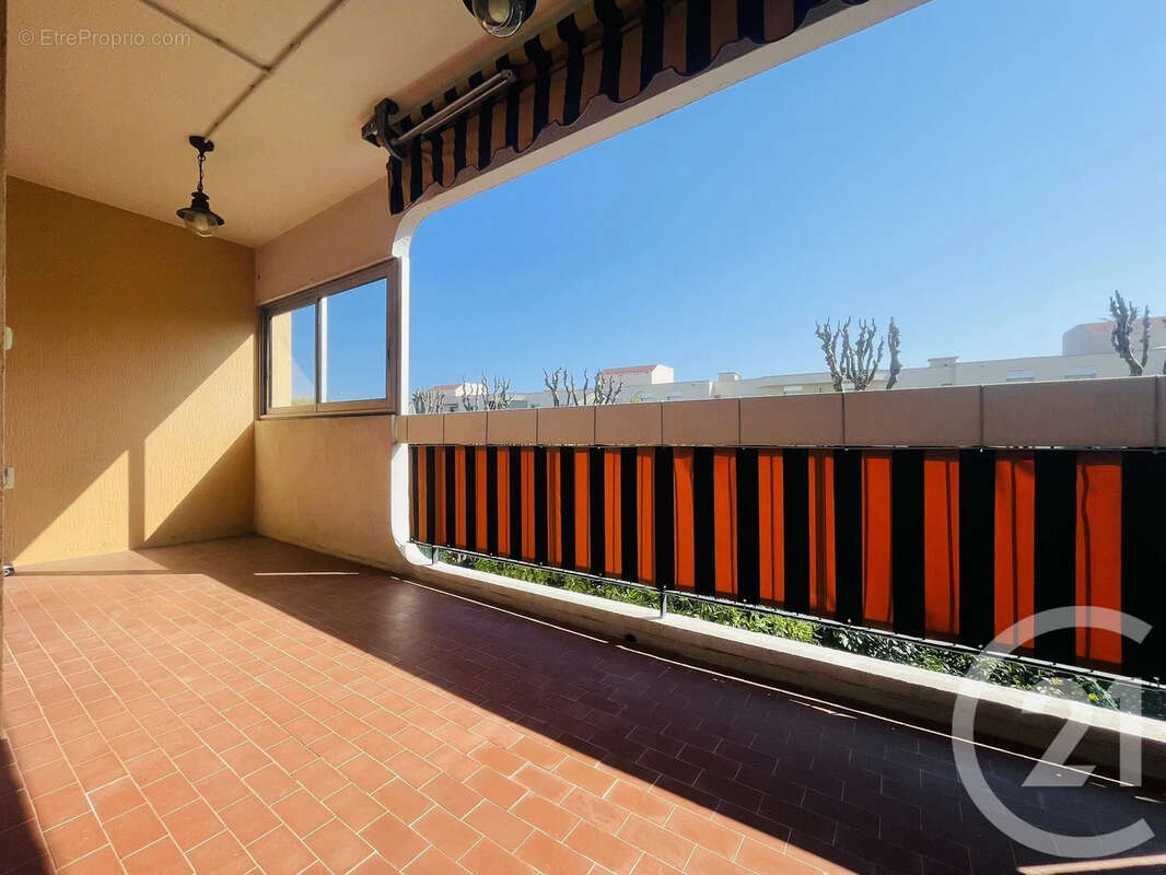Appartement à SAINT-LAURENT-DU-VAR