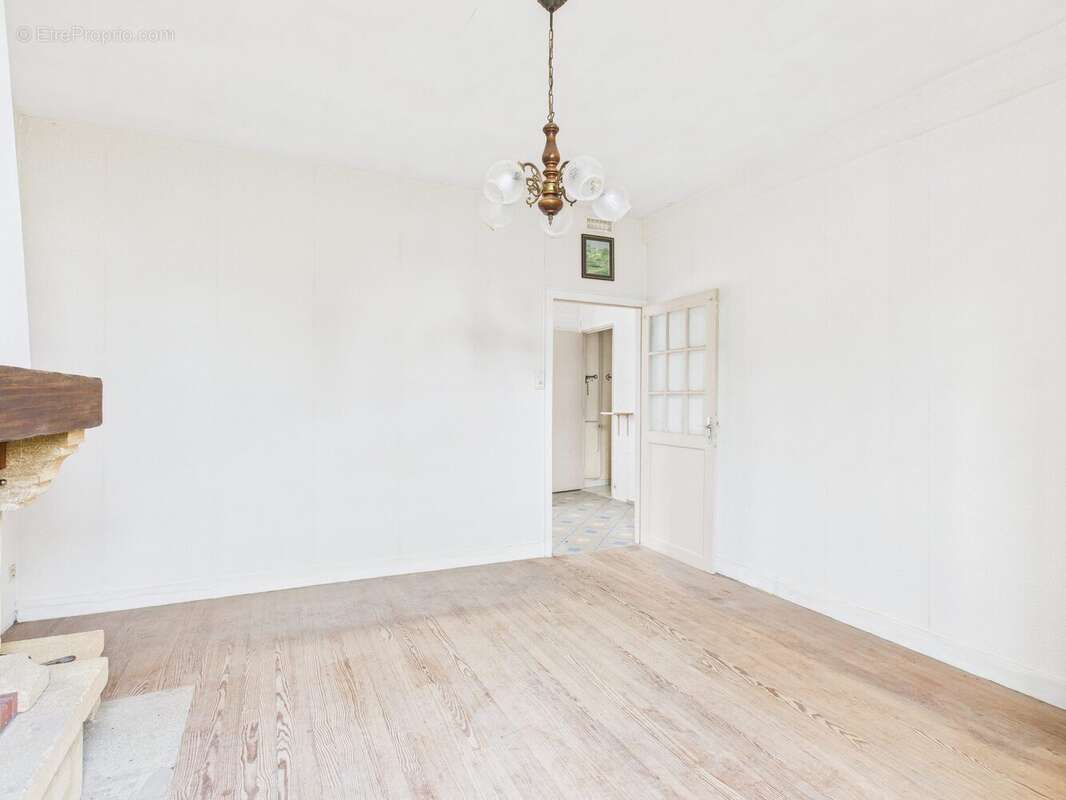 Maison à SAINT-JUST-SAUVAGE