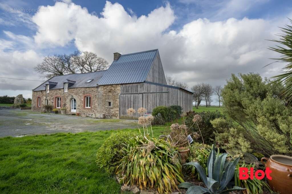 Maison à PLELAN-LE-PETIT