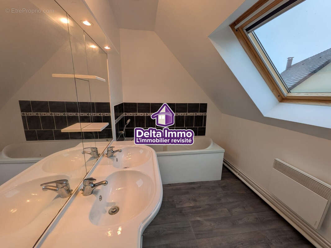 Maison à SAINT-SEBASTIEN-DE-MORSENT