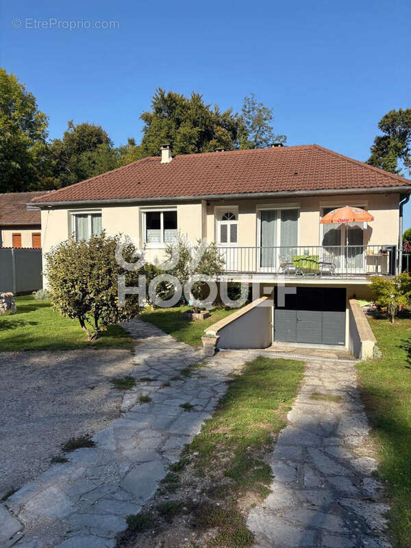 Maison située à Veneux Les SablonS 5 pièce(s) 131 m2 avec 4 chambres dans un quartier calme et à proximité de la gare SNCF - photo 3