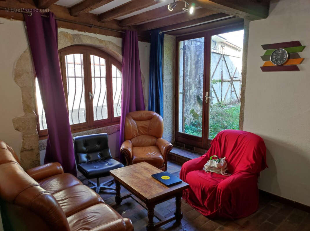 Maison à SIMANDRE-SUR-SURAN