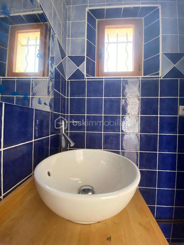 Jolie maison provençale de plain-pied lumineuse avec cheminée - 4 chambres avec garage aménagé et terrain en restanque clôturé d - photo 20