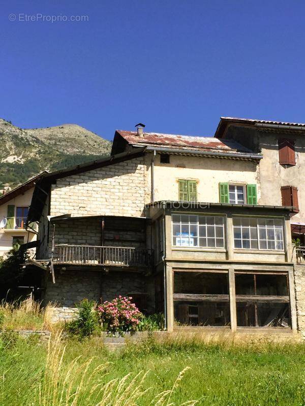 Maison à THORAME-HAUTE