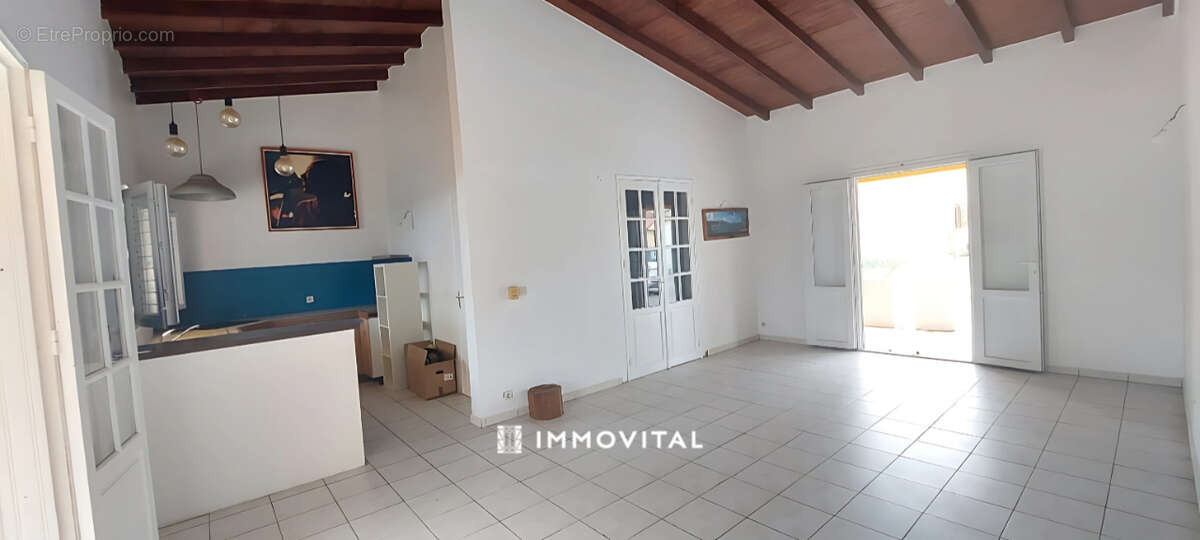 Maison t4 a vendre, centre-ville, le moule - photo 3