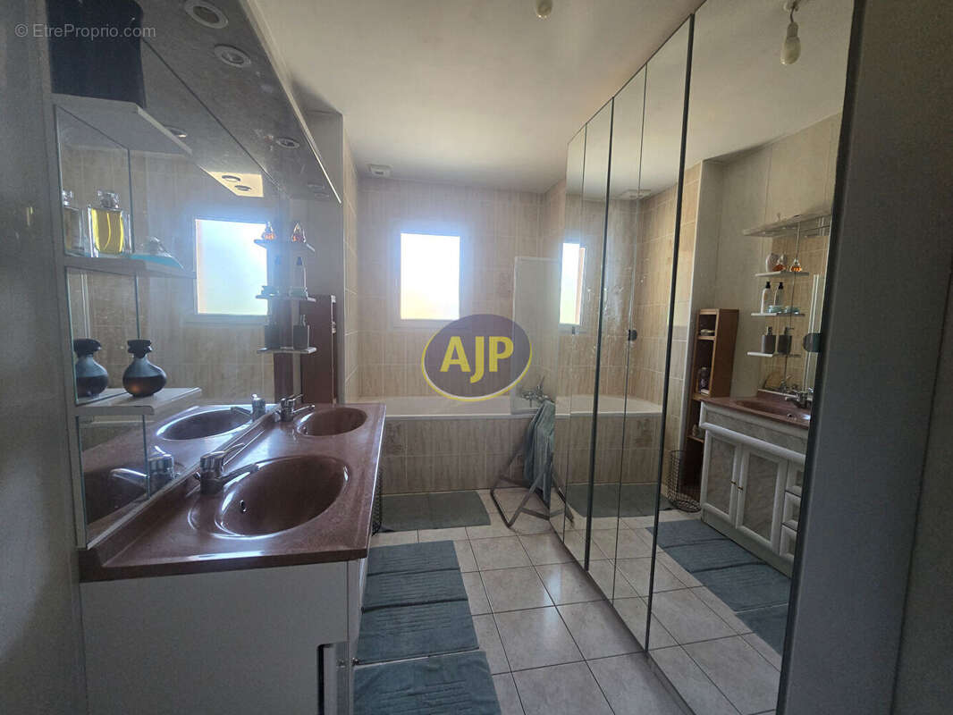 Maison à GUEMENE-PENFAO