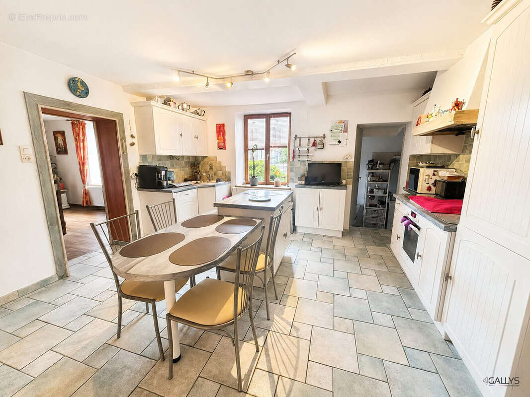 Maison 125 m² à Luneville  - photo 2