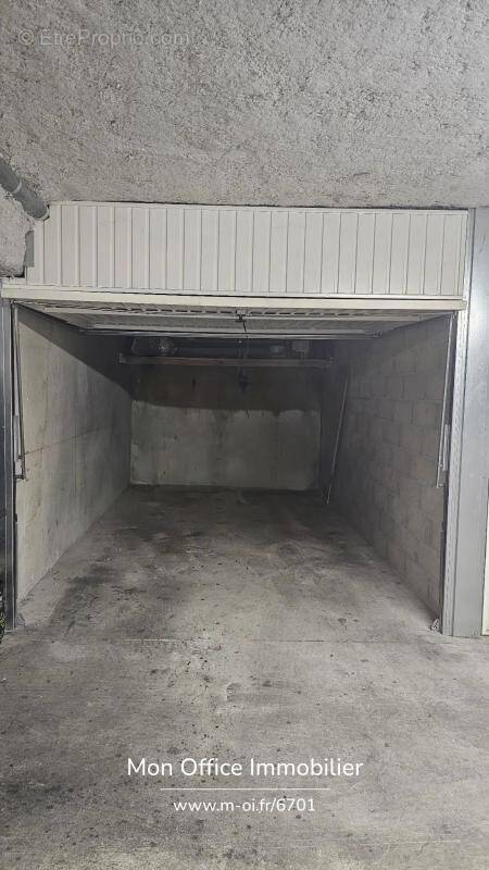 Parking à AUBAGNE