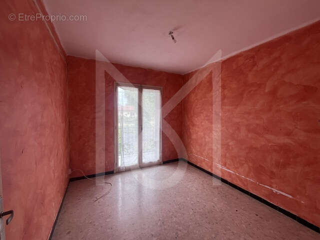 Appartement à PEYROLLES-EN-PROVENCE