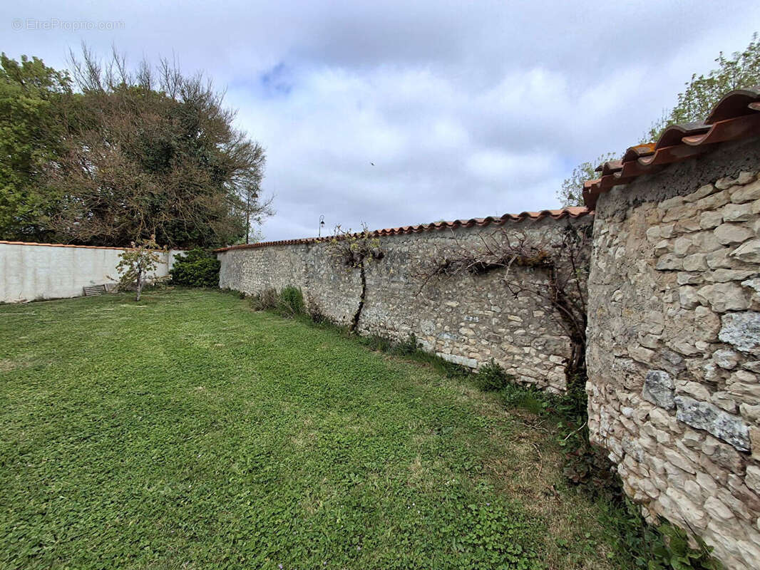 Maison à SALLES-SUR-MER