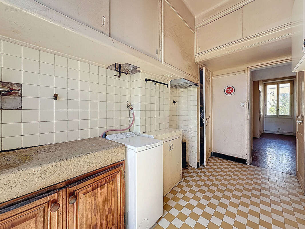 Appartement à MARSEILLE-4E