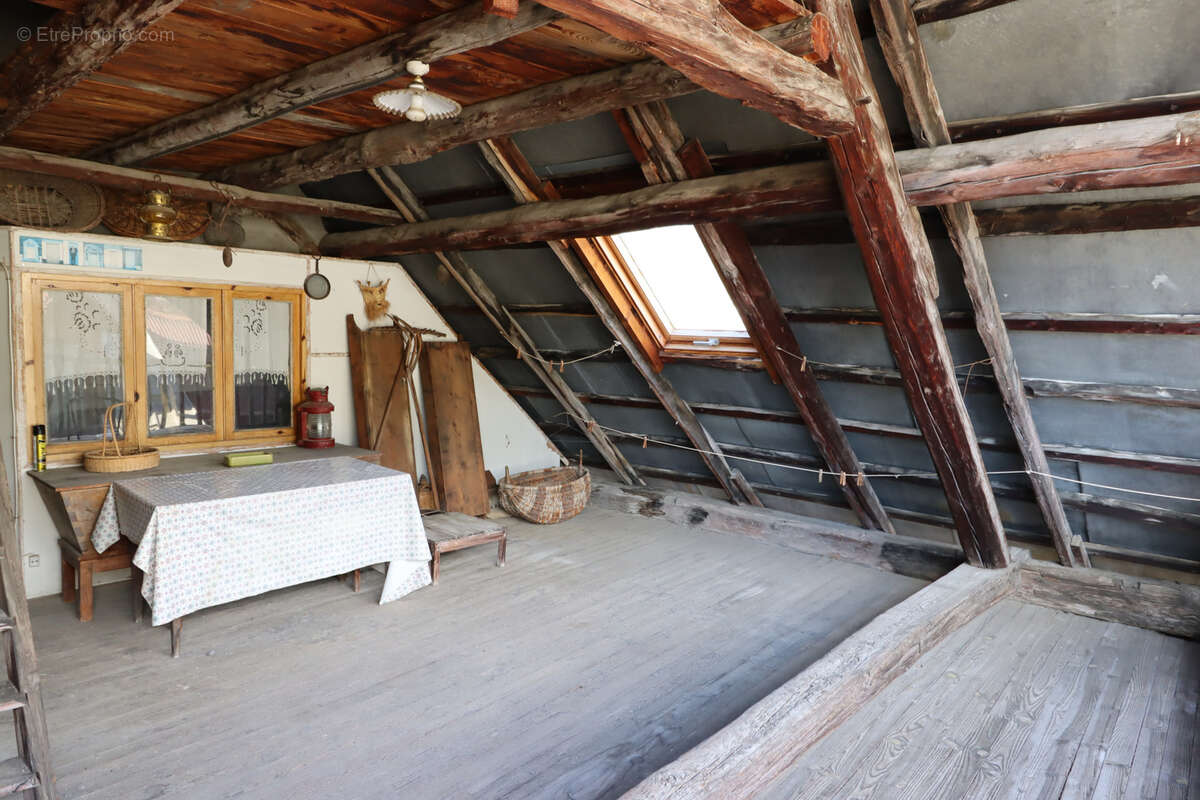 Maison à COLMARS