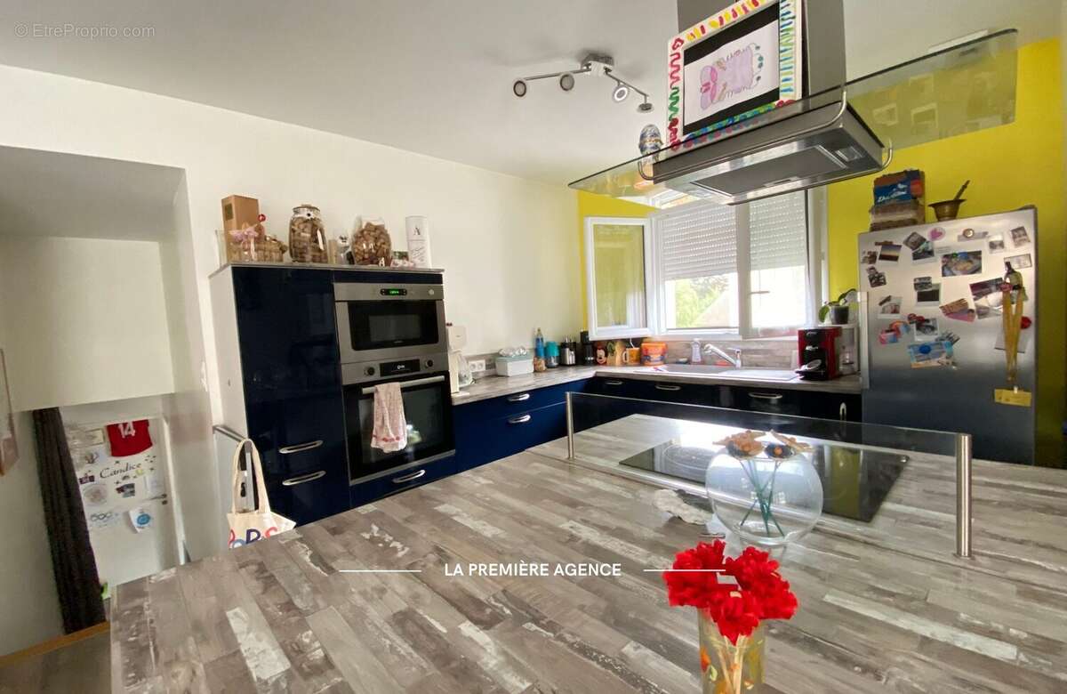 Maison 145 m² à Joux  - photo 4