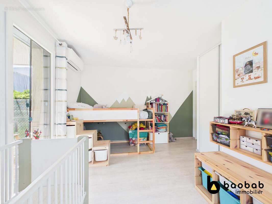 Appartement à CHALLES-LES-EAUX