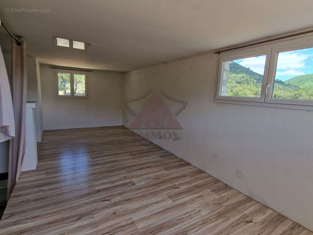 Maison atypique - photo 8
