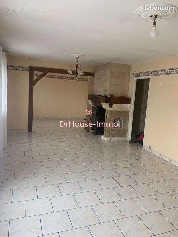 Maison à SAINT-PIERRE-DES-FLEURS