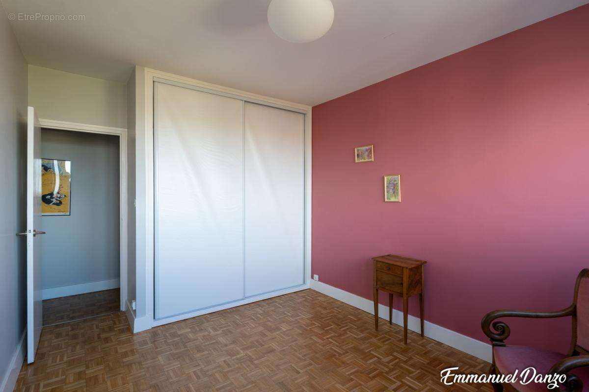 Nancy – Appartement traversant 110 m² – 3 chambres – Dernier étage avec ascenseur - photo 11