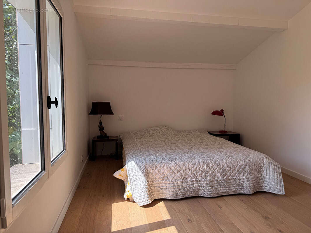 Maison Villeneuve Les Avignon 5 pièce(s) 175 m2 - photo 12