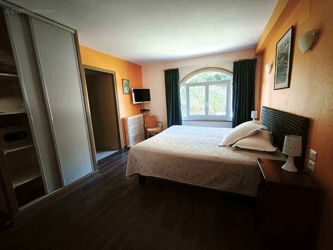 Commerce à POUILLY-SUR-LOIRE