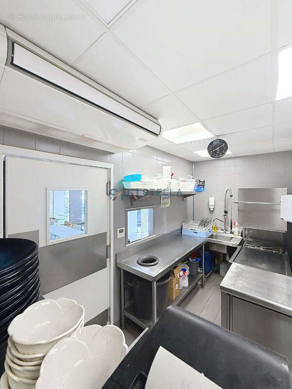 Commerce à SARROLA-CARCOPINO