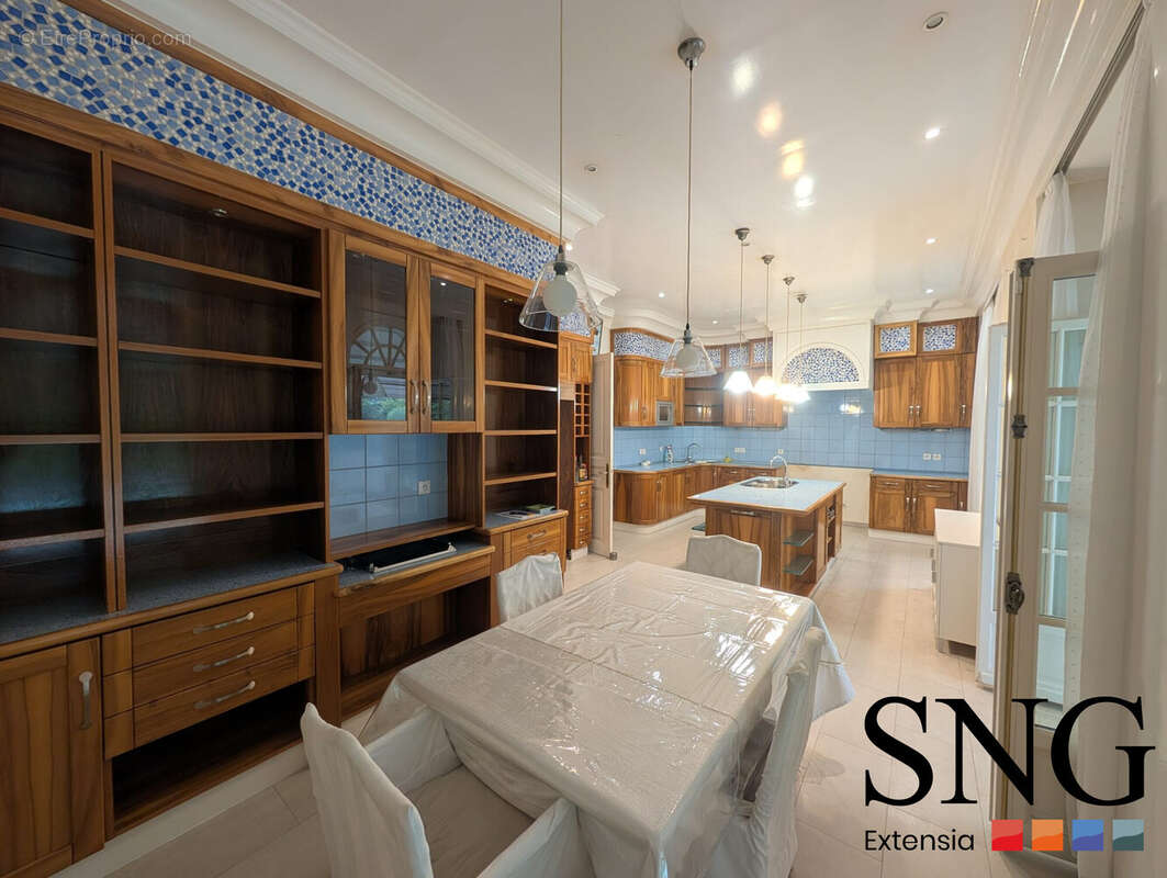 Maison à SAINT-MAUR-DES-FOSSES