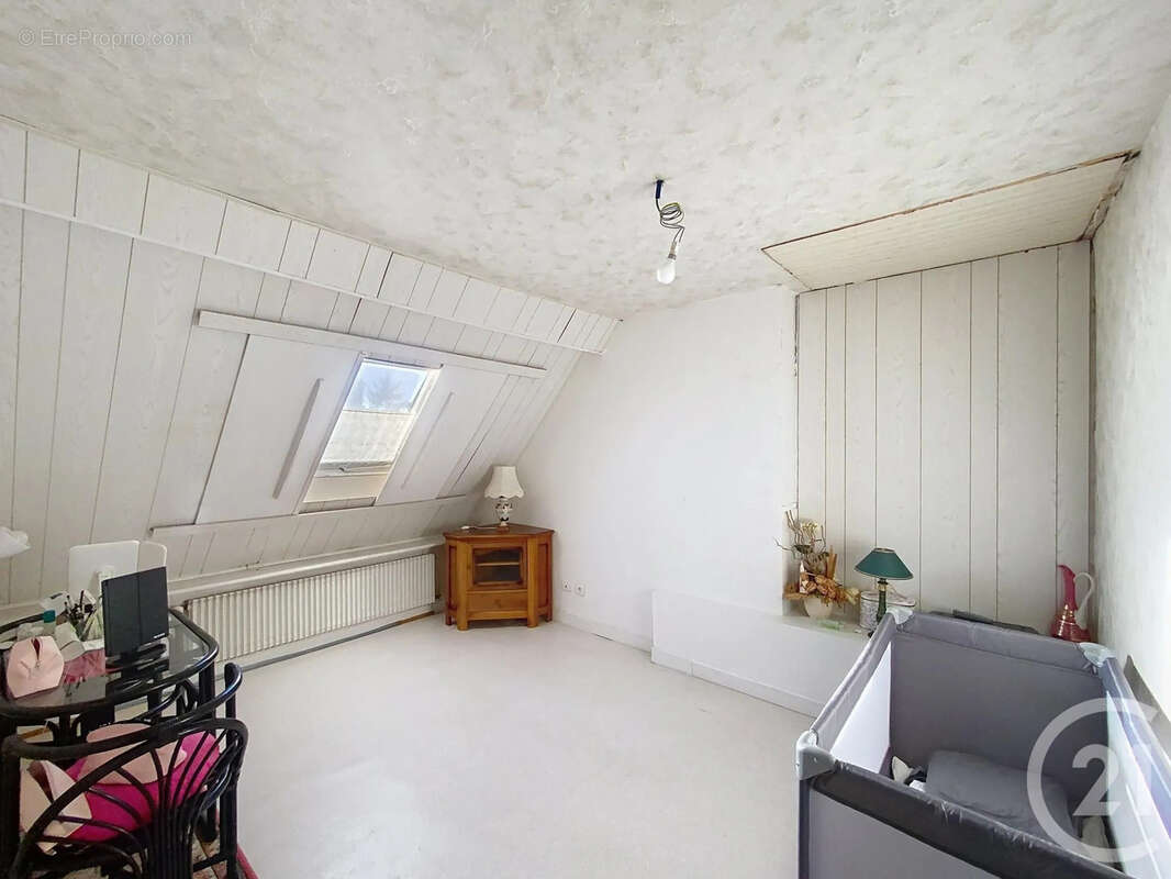 Maison à THORIGNY-SUR-OREUSE