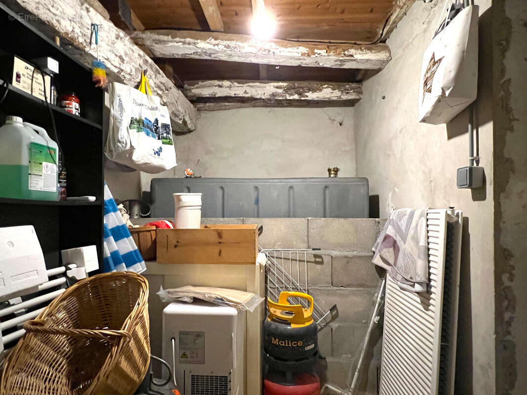 Maison à YZEURES-SUR-CREUSE