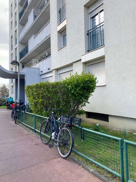 Appartement à GENNEVILLIERS