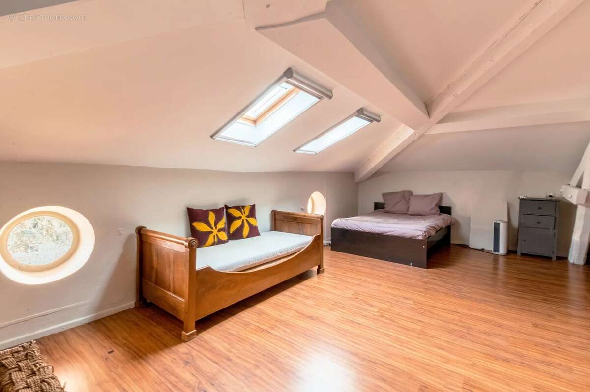 Maison à CHARBONNIERES-LES-BAINS