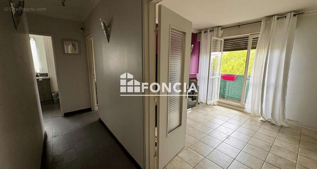 Appartement à FRESNES