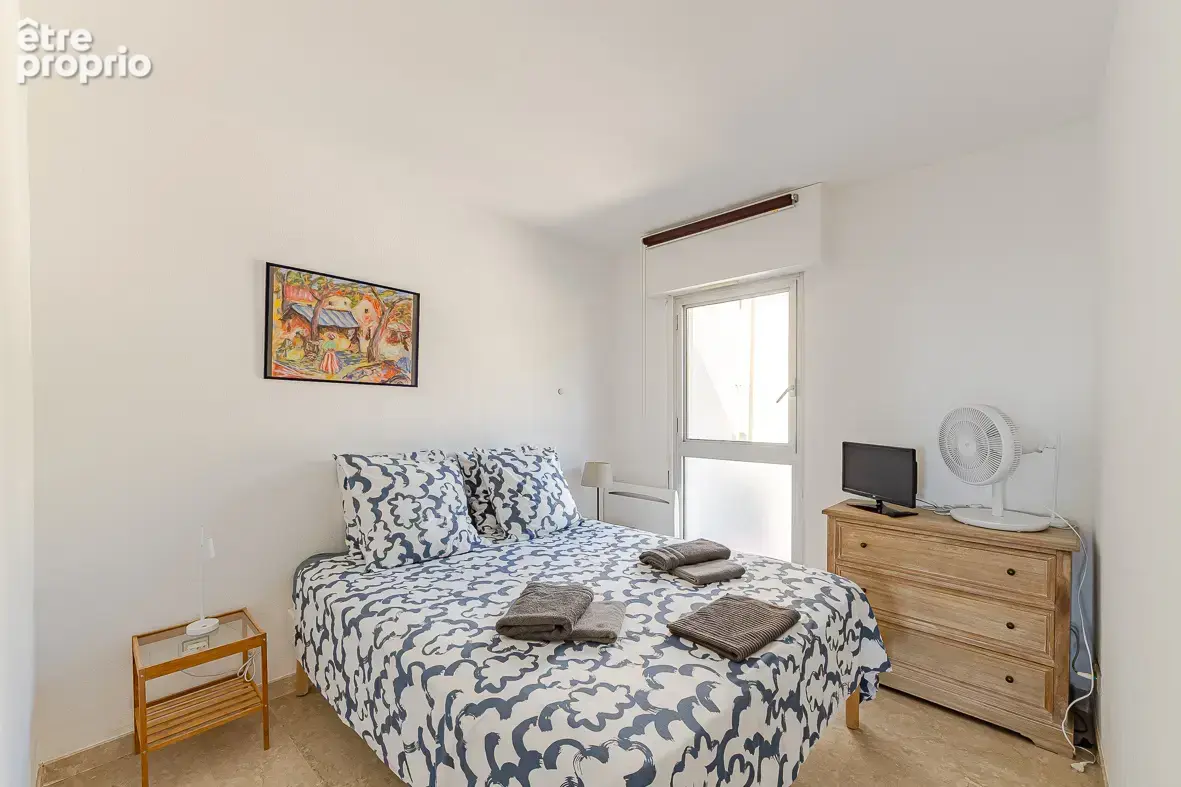 13260 Cassis , au premier étage de la résidence : « Grand Large », Joli T2 de 42 m2 plus terrasse/loggia de 10 - photo 8