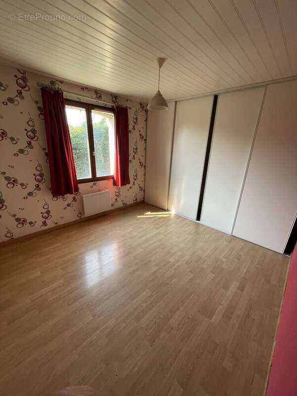 Maison à AVESNES-SUR-HELPE