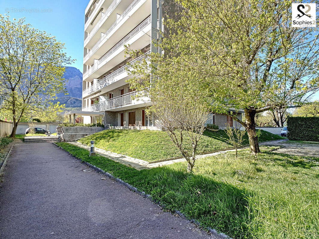 Appartement à LE PONT-DE-CLAIX