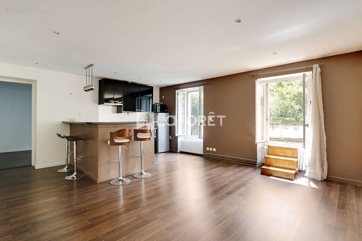 Appartement à PARIS-15E