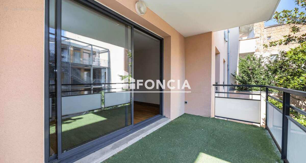 Toulouse Rue Dalayrac Rare T3 de 72 m² avec terrasse et parking en hyper-centre - photo 4