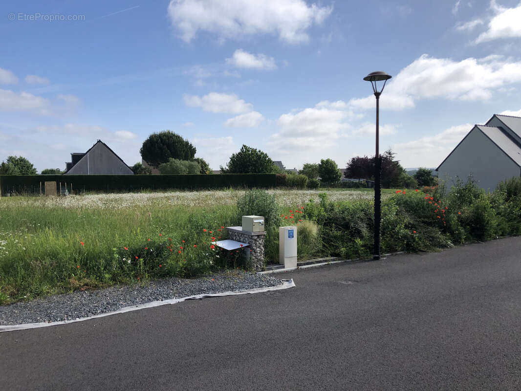 Terrain à AZAY-SUR-CHER