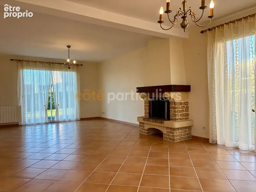 Maison dans le centre de SAINT GILLES avec vie de plain pied - 126m² - photo 5