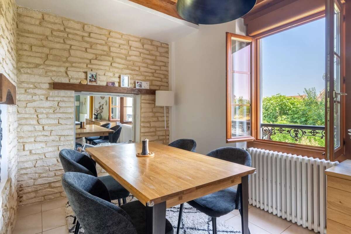 Maison 86 m² à Epone  - photo 2