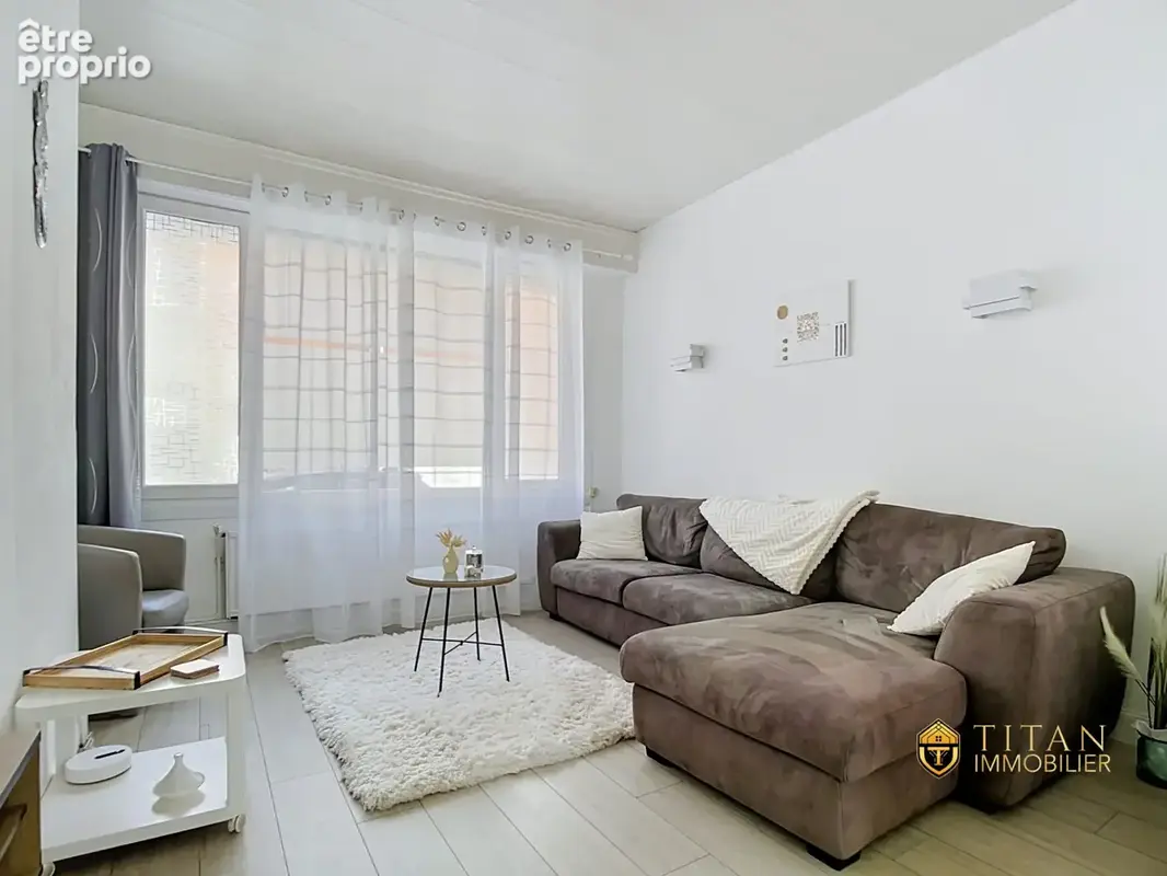 EXCLUSIVITÉ - Maison mitoyenne 88 m²  2 chambres + bureau  Centre-ville Coudekerque-Branche - Titan Immobilier