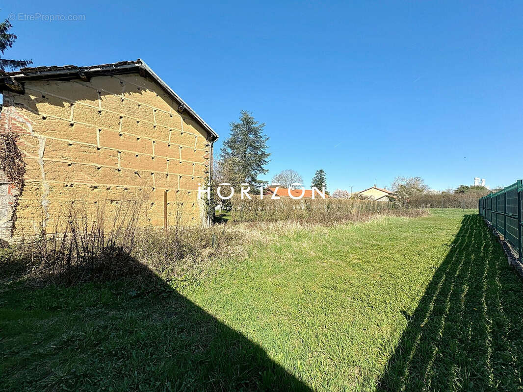 Maison 328 m² à Cormoranche-Sur-Saone  - photo 8