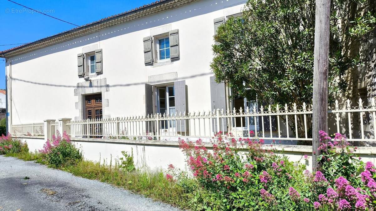 Photo 1 - Maison à LOZAY