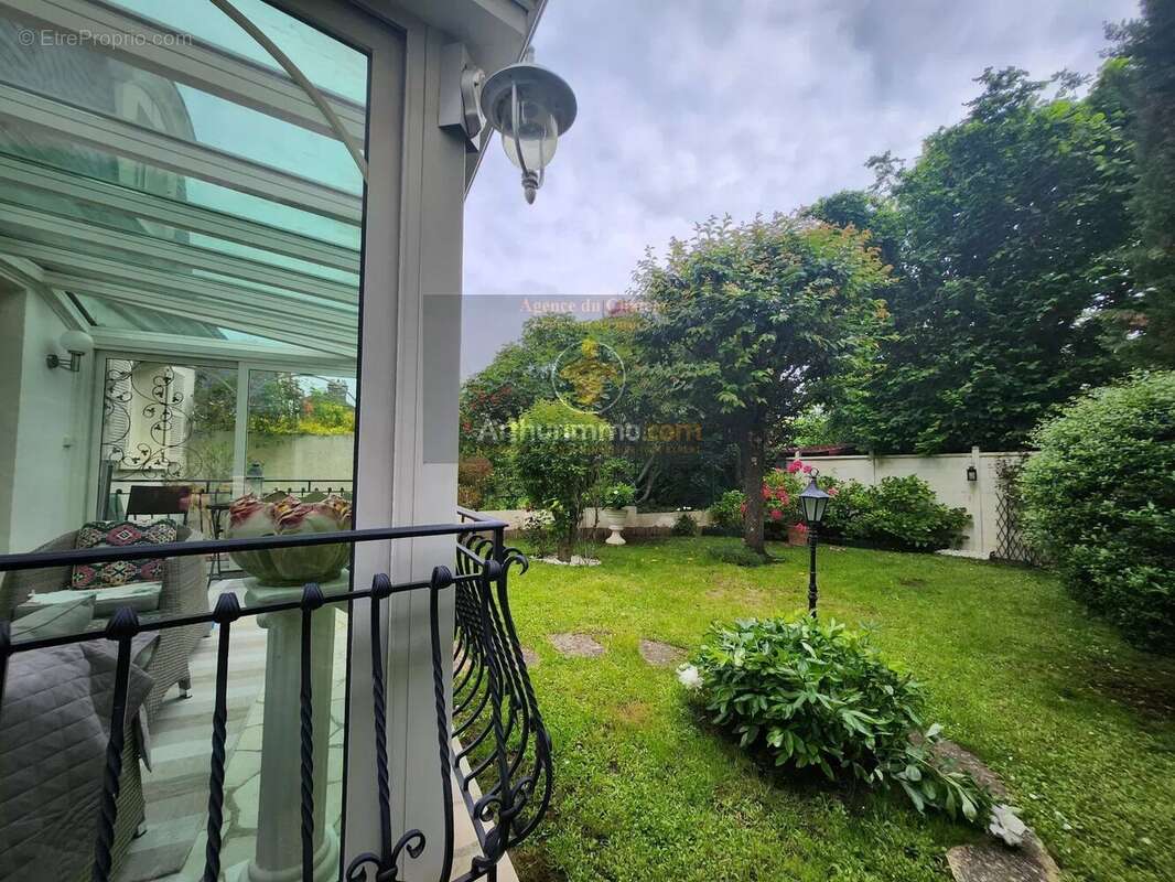 Maison à CHENNEVIERES-SUR-MARNE