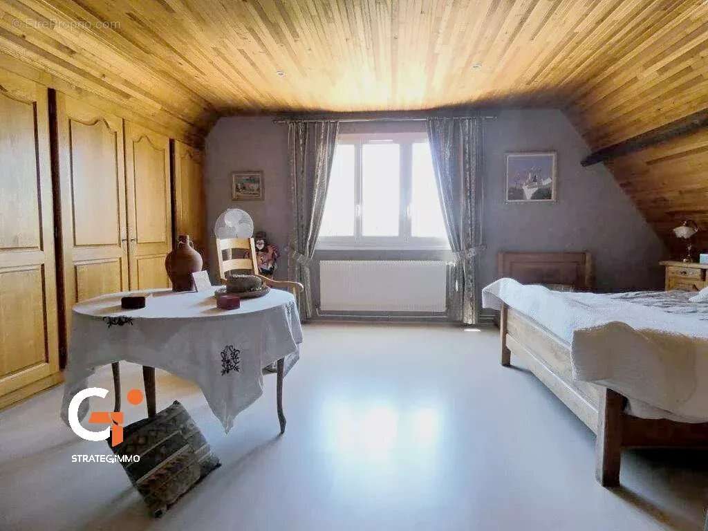 Maison à SAINT-OUEN-DE-THOUBERVILLE