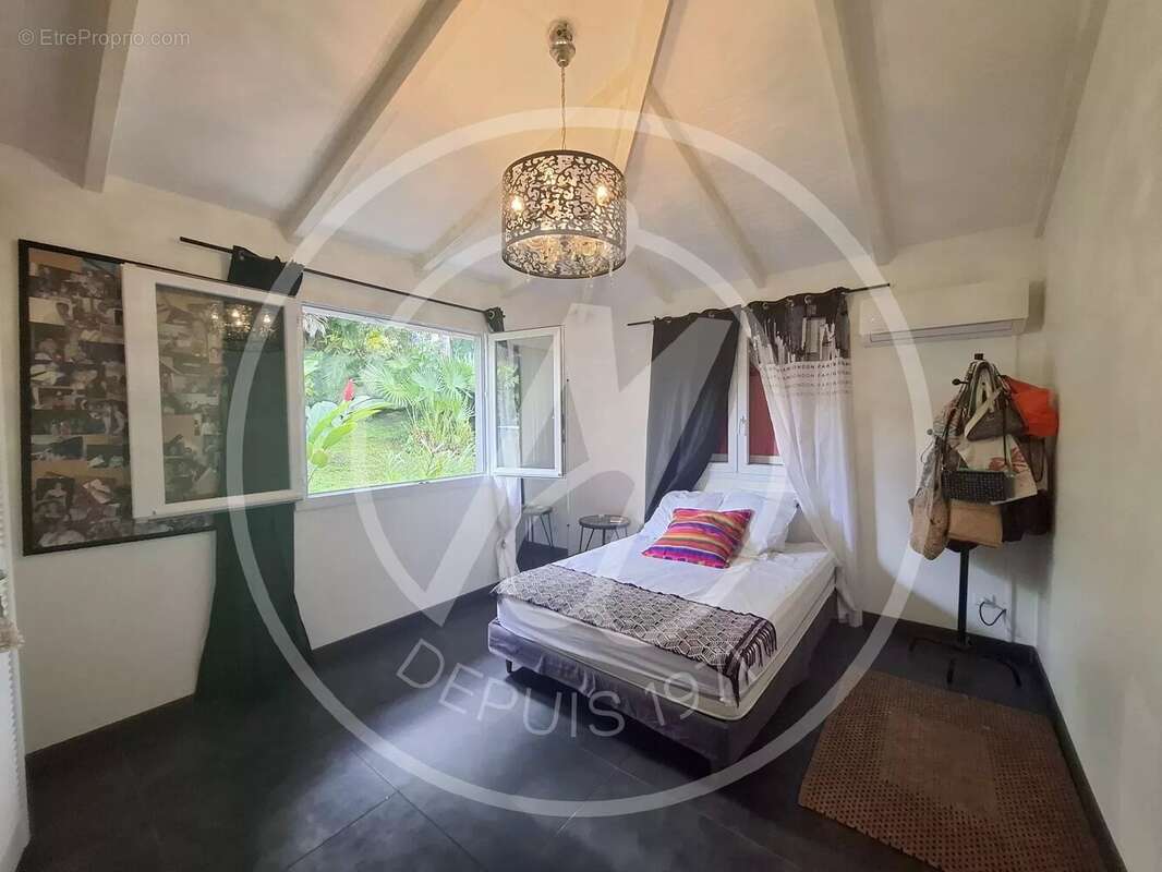 Maison à PETIT-BOURG