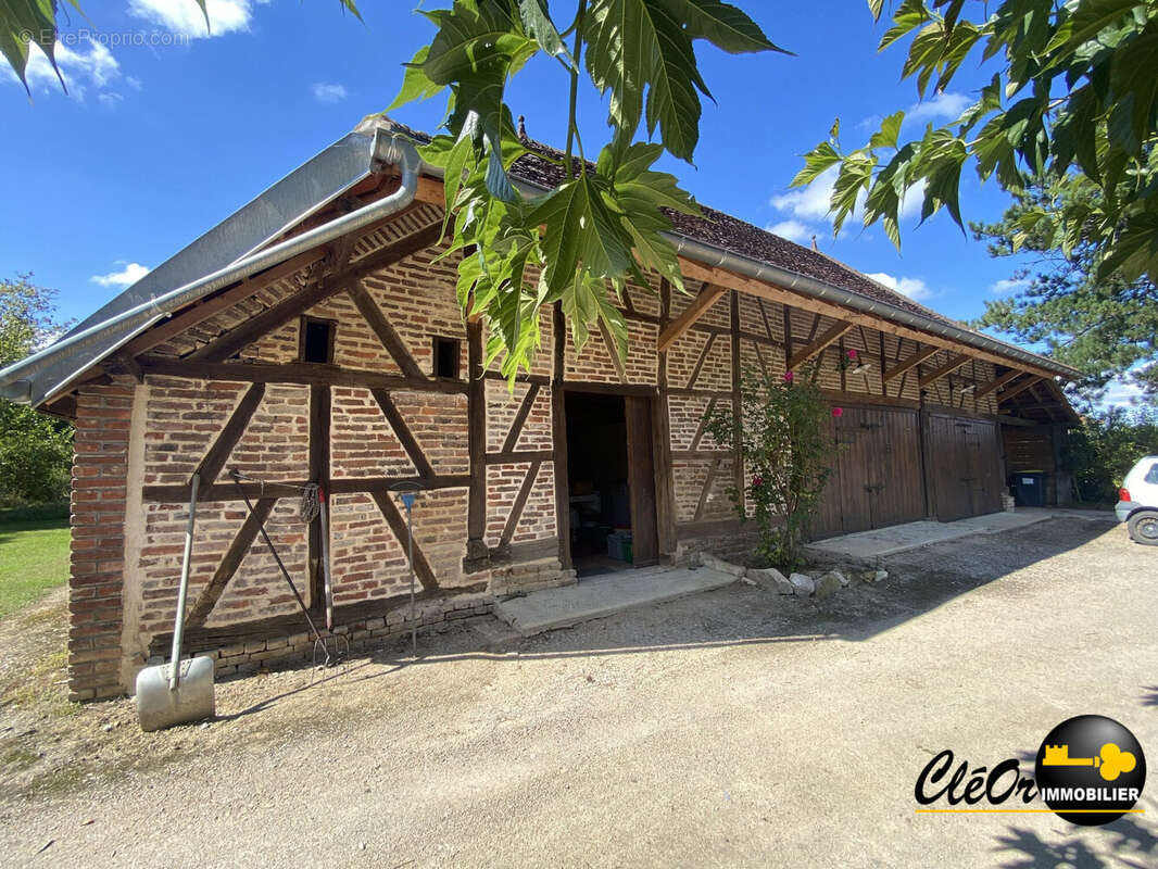 Maison 277 m² à Montjay  - photo 9