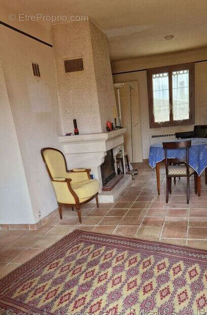 Maison à PEYNIER